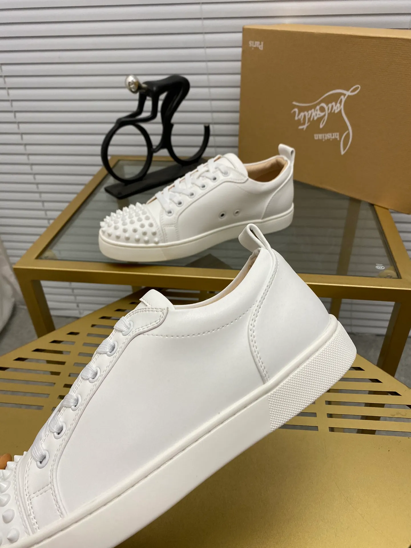 Ex-factory price 420. christian louboutin (CL red sole shoes) counter nail series, high-top casual sneakers for couples 📢 📢 📢 Exclusive hot style release 🎈🎈💪 Movable latex feet 👻 Finished outsole stitching line [satisfied] 😝Female 35-40# Male 38#-46, global supply😝 [Top version]: Original imported cowhide upper, top original leather lining, original molded TPU outsole, original 1:1 detail processing, original shoe last, large quantities in stock, rest assured as shown above